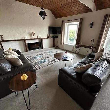 2 Bed-Sleeps 4-Sea View-Pet Friendly-Parking Apartment Llanelli Bagian luar foto